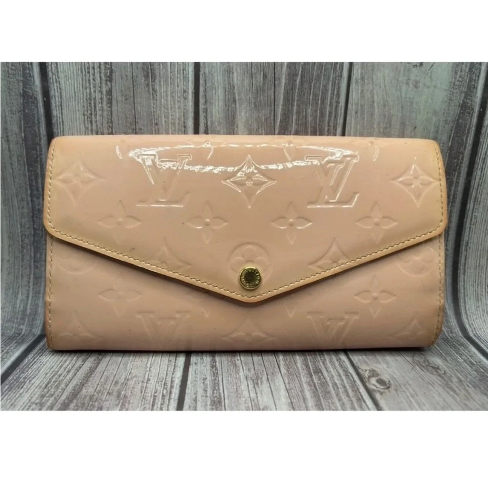 LOUIS VUITTON Portefeuille Sarah Zip Wallet Monogram Vernis Rose Pink Ballerine